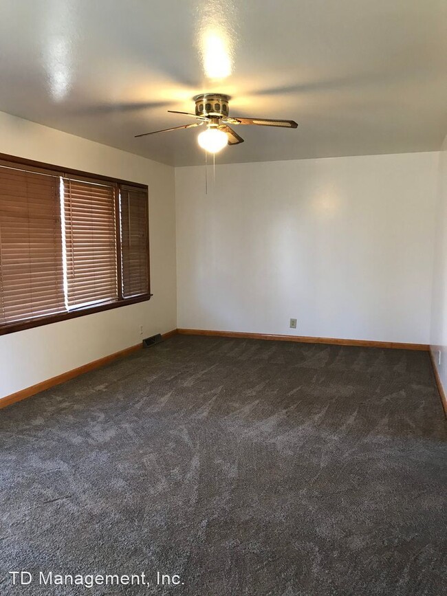 Building Photo - 3 br, 1 bath House - 109 N Youngblood