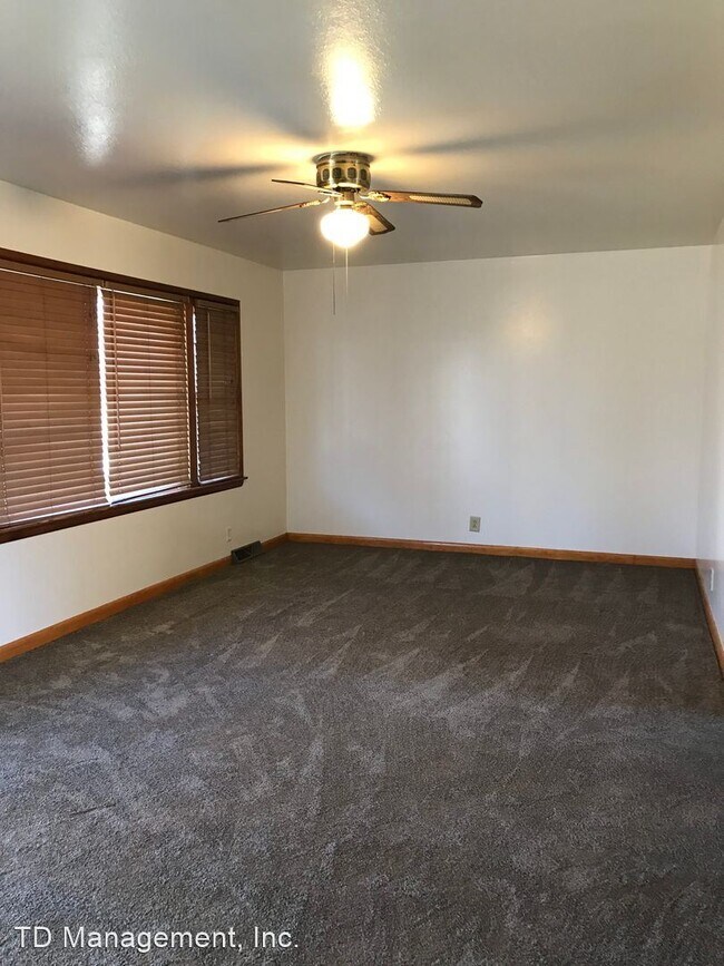 Foto del edificio - 3 br, 1 bath House - 109 N Youngblood