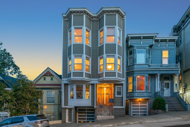 Building Photo - 2727 Sutter St