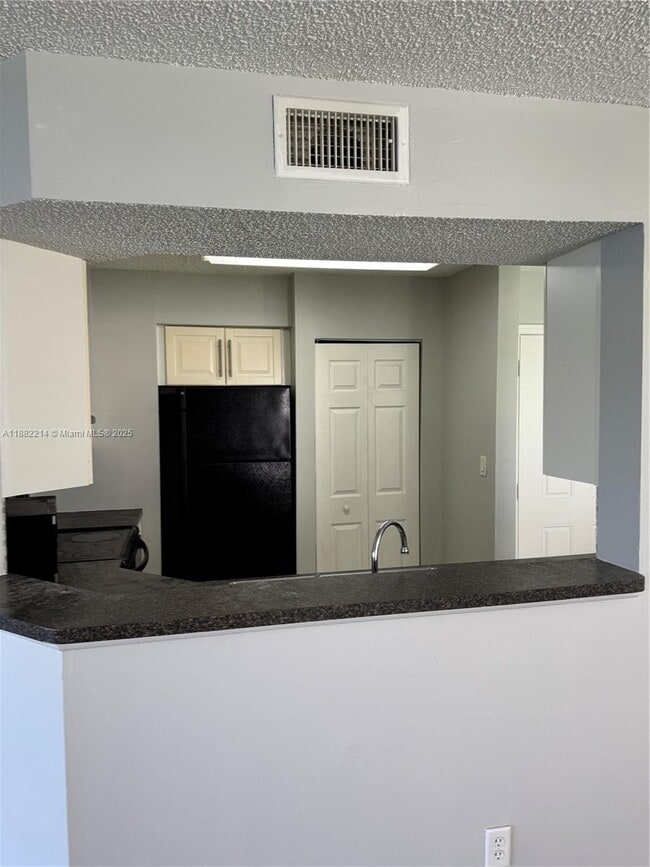 Foto del edificio - 3405 NW 44th St