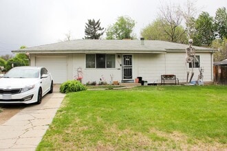 Building Photo - 1495 S Grape St
