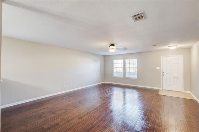 Foto del edificio - 6008 English Saddle Ln