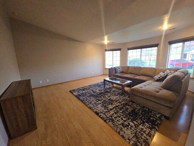 Foto del edificio - 3DB/2BA Fortuna home on quiet road!