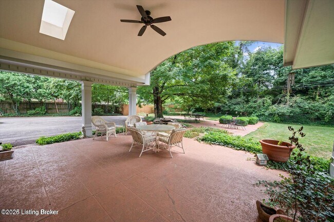 Foto del edificio - 2102 Northfield Dr