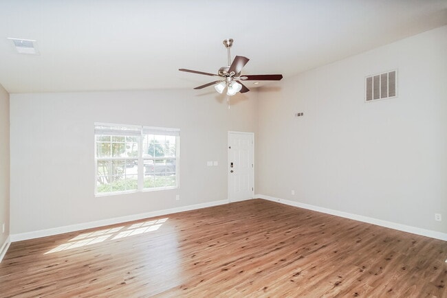 Building Photo - 11016 Thousand Oaks Dr