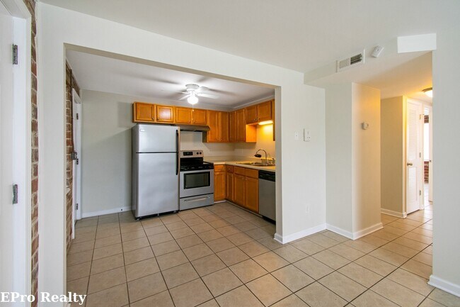 Foto del edificio - 64 Willis Mill Rd SW