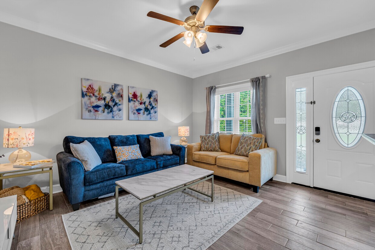 Foto principal - 923 Muirfield Dr
