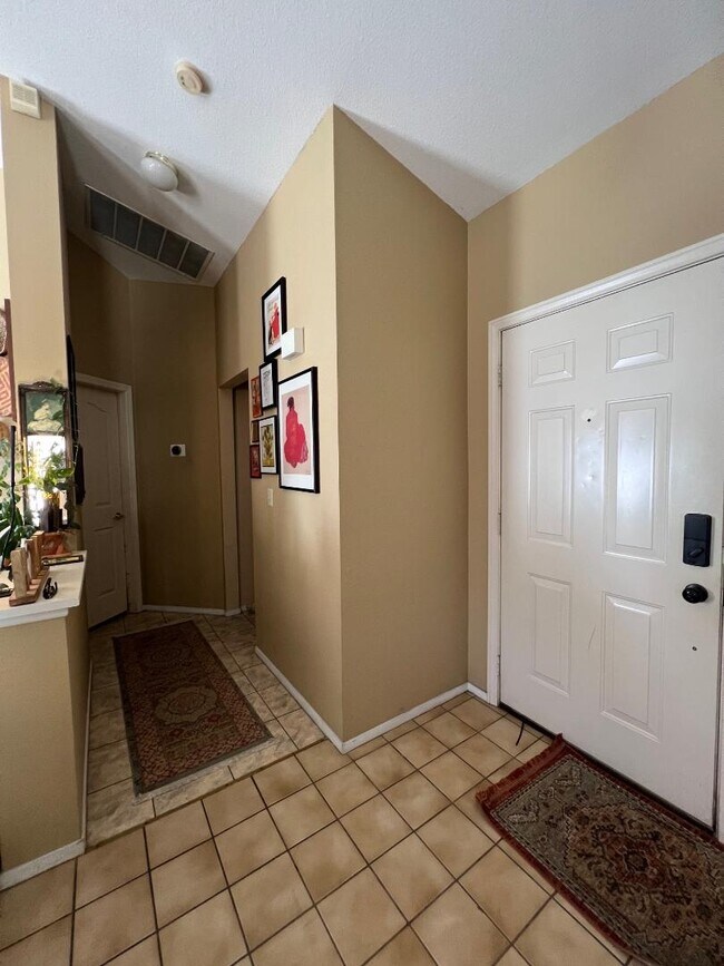 Building Photo - 5605 Red Bluff Dr