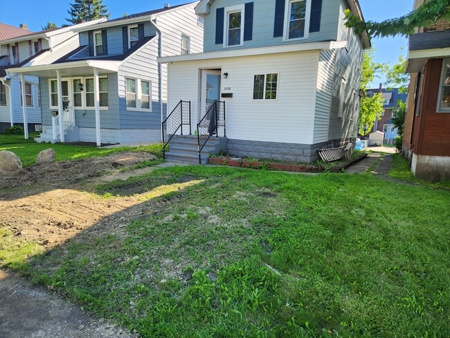 Building Photo - 1210 Rankine Ave