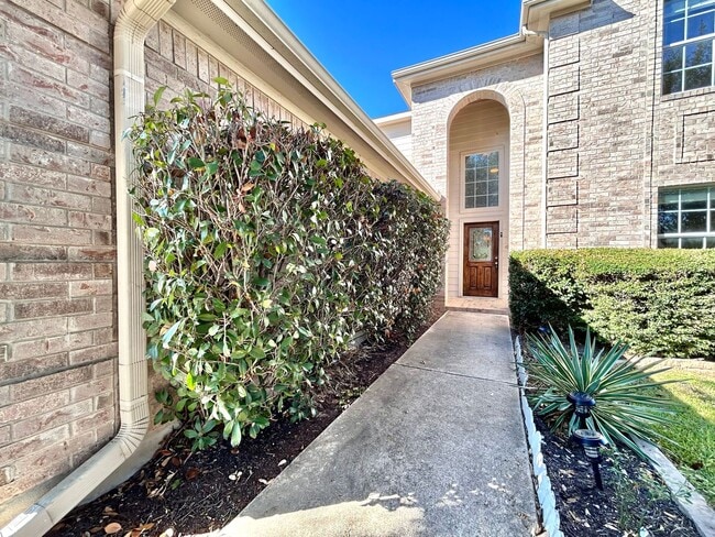 Foto del edificio - Beautiful 4-Bed Home with Open Floorplan, ...