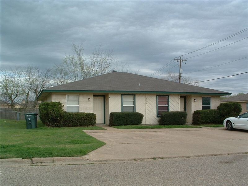 Primary Photo - 2 br, 2 bath Duplex - 3615 Mahan Street 36...