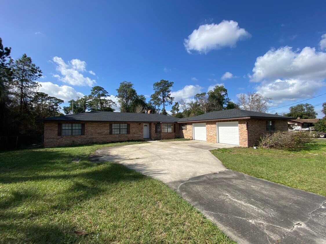Foto principal - 127 Underwood Dr