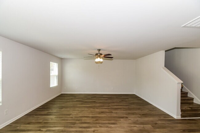 Foto del edificio - 102 Forest Bend Way