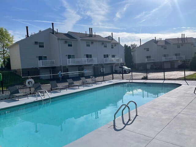 Hunter's Pointe Townhomes – photo 2