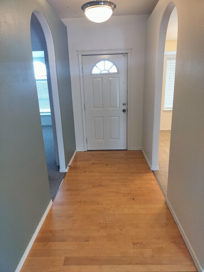 Foto del edificio - 1415 Chelsey Cir