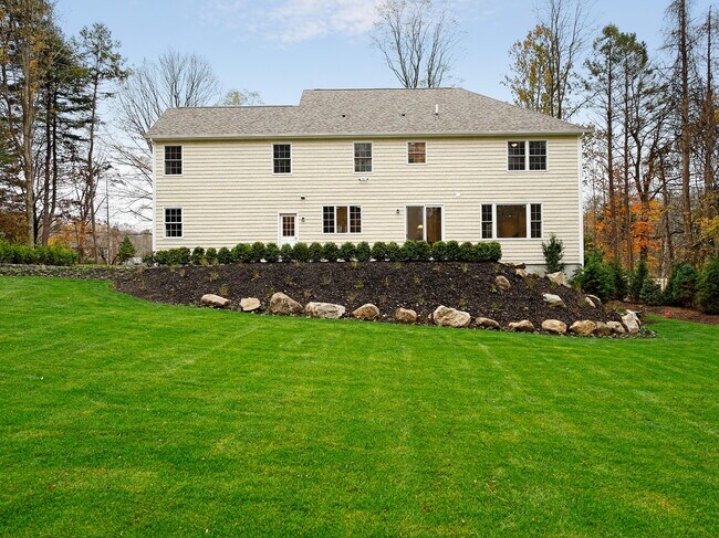Building Photo - 7 Hessian Dr