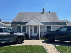 Building Photo - 59 Wolcott Rd