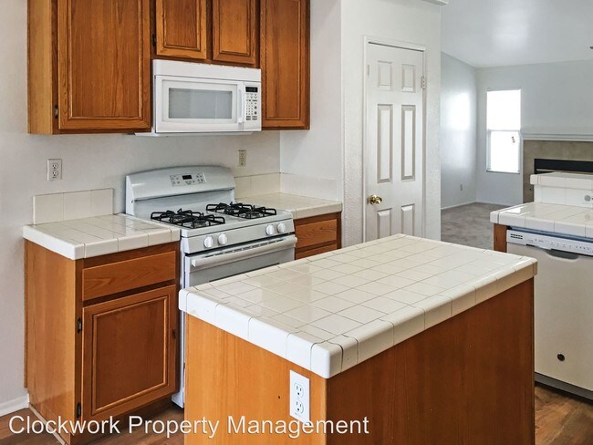 Foto del edificio - 15354 Darlene St