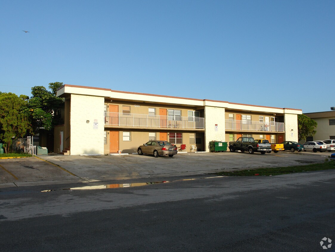 Primary Photo - 3701 SW 59th Ter