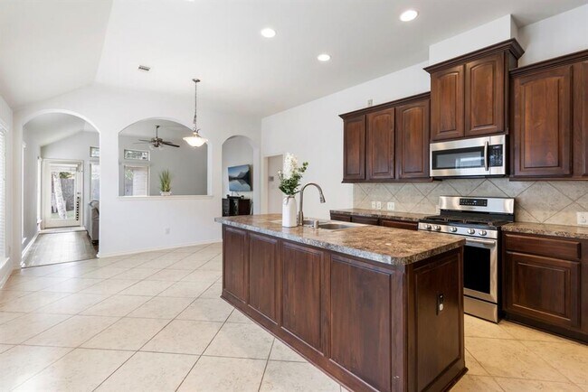 Building Photo - 27526 Rebecca Field Ln