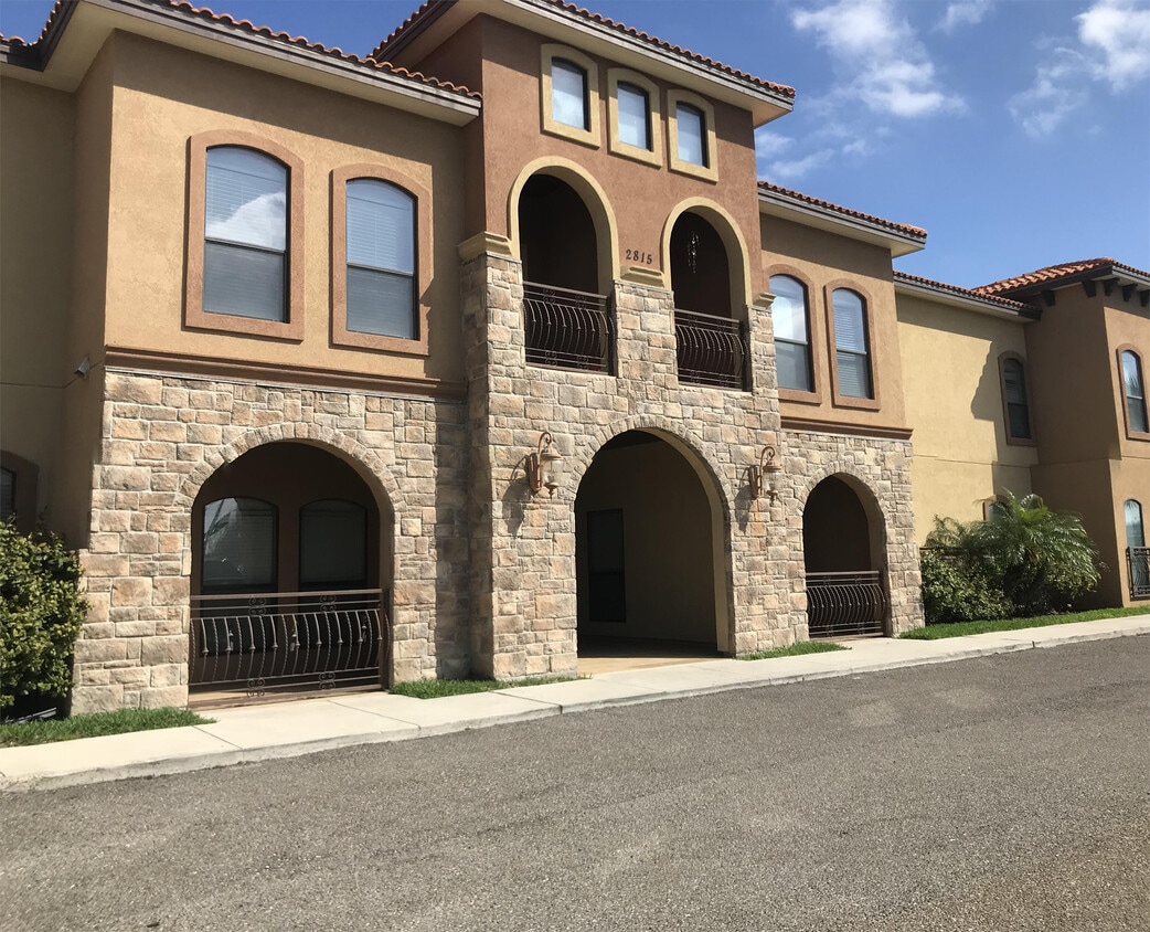 2815 Mimosa St, Mission, TX 78574 Townhome Rentals in Mission TX