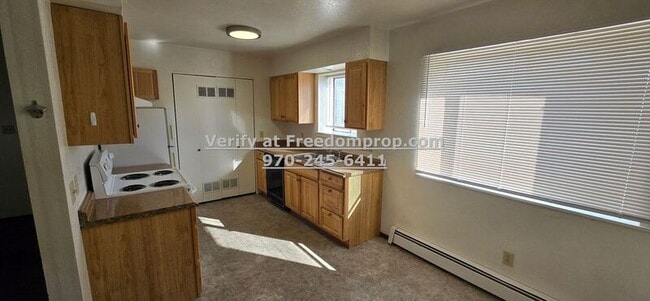 Foto del edificio - 241 S Elm St