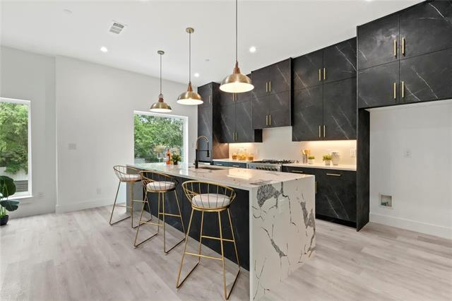 Foto del edificio - 935 W Twelfth St