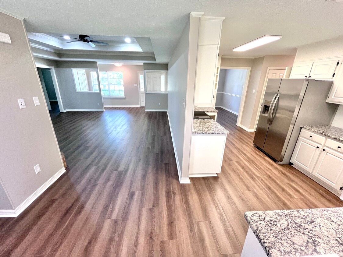 Foto principal - 2235 Millwood Dr