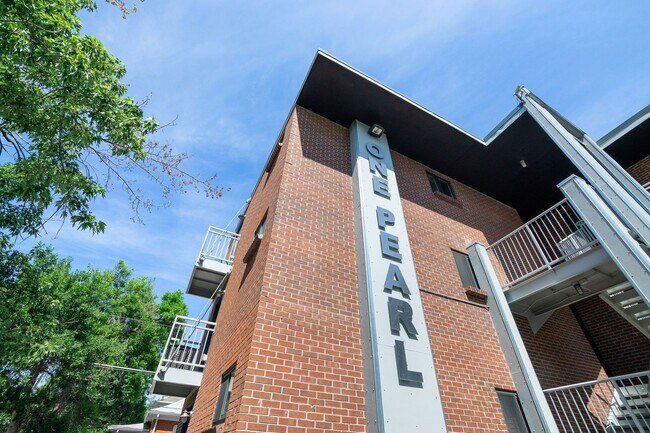 Foto del edificio - Incredible 2 bedroom 1 bath Condo in West ...