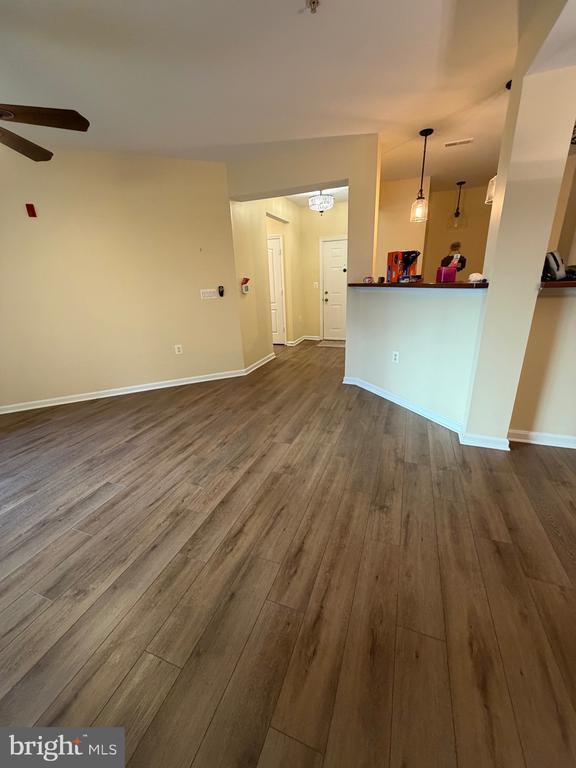 Building Photo - 400 Symphony Cir