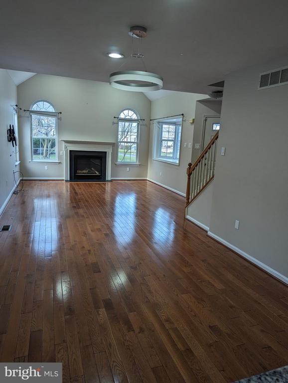 Building Photo - 2703 Century Ln