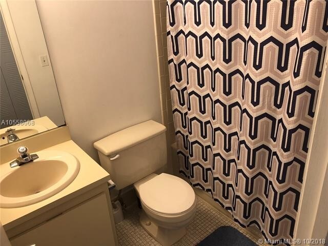 Building Photo - 2106 S Cypress Bend Dr