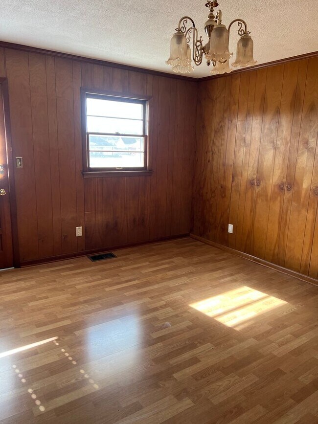 Building Photo - beautiful 3 bed 2 bath rental home in musc...