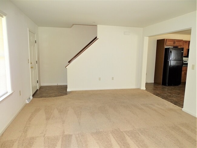 Building Photo - 256 Limestone Dr