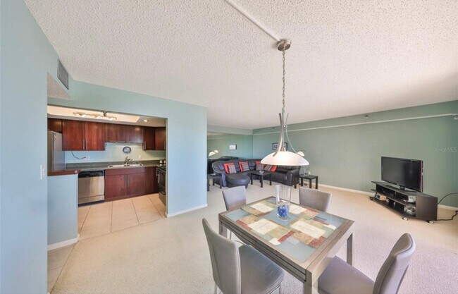 Foto del edificio - 7430 Sunshine Skyway Ln S