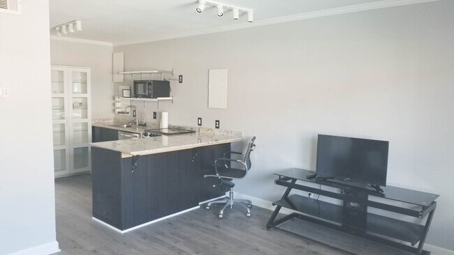 Foto del edificio - 253 Hayden Rd