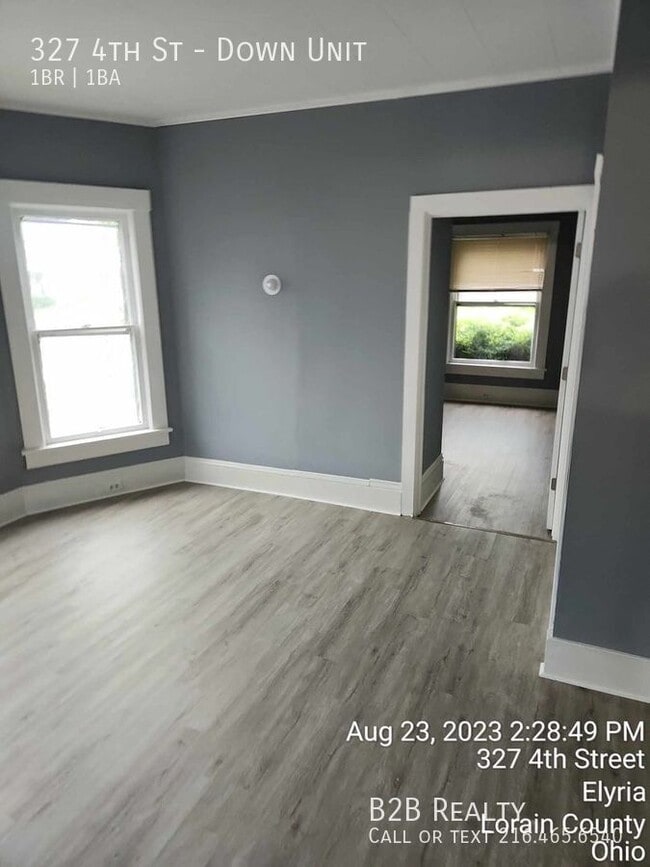 Building Photo - 327 4th St