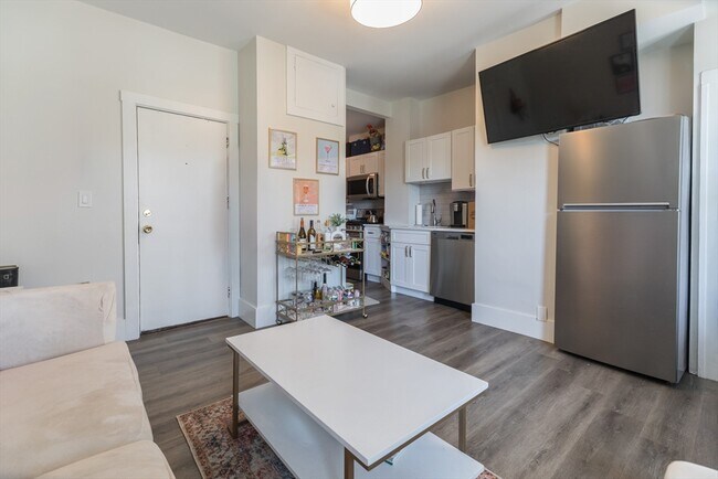 Foto del edificio - 100 H St