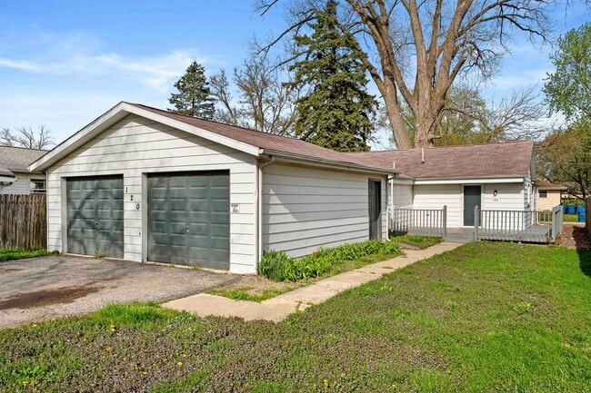 Building Photo - 3 Bedroom Home In Chesterton
