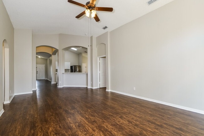 Foto del edificio - 4056 Forest Island Dr
