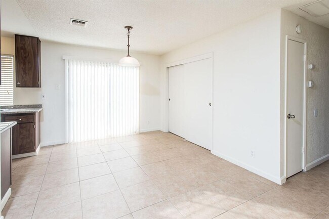Building Photo - Nicely Updated Pinedale 3/2