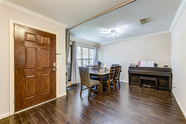 Foto del edificio - 9642 Sugarblossom Ln