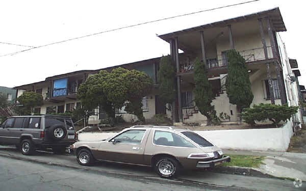 Building Photo - 250 Witmer St