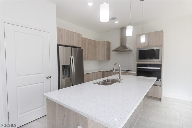 Foto del edificio - 9041 Lamkin Cir