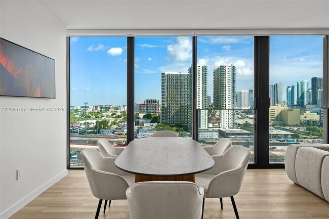 Foto del edificio - 20 NE 11th St