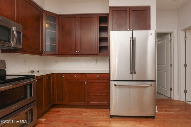 Building Photo - Rental Avail in Olde Point!