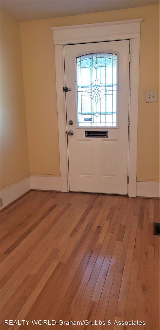 Building Photo - 3 br, 2 bath House - 321 E. Covington Street