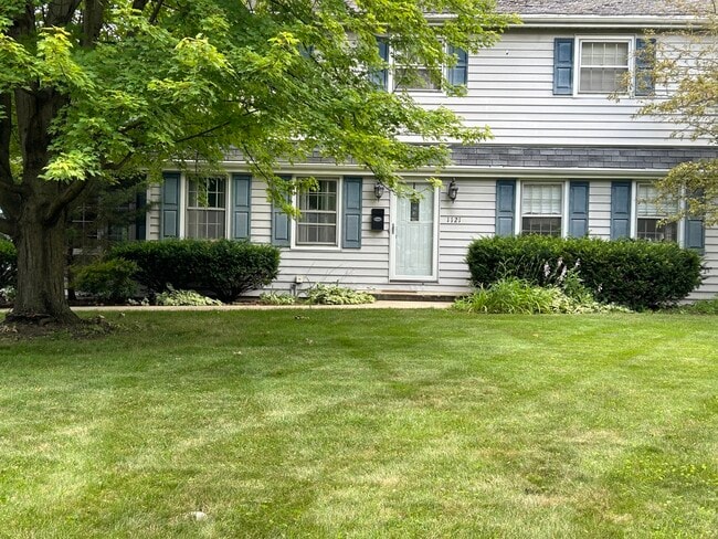 Foto del edificio - 1121 Birkdale Ct