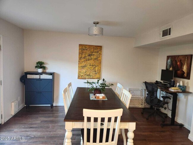 Foto del edificio - 1379 N 44th St