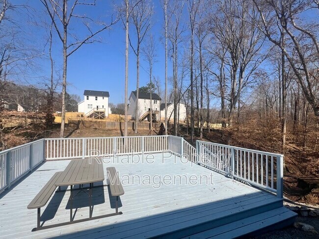 Foto del edificio - 222 Oakdale Ave